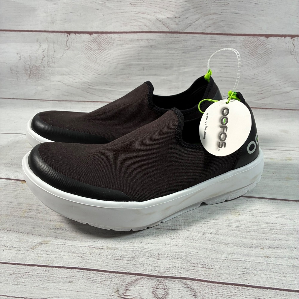 OOFOS OOmg eeZee Recovery Shoes Womens 8.5 Black White NWT Slip On 5072-WHTBLK
